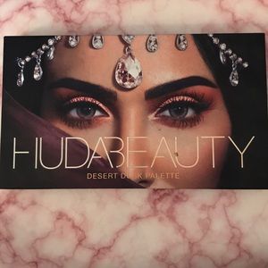 Huda Beauty Desert Dusk Palette